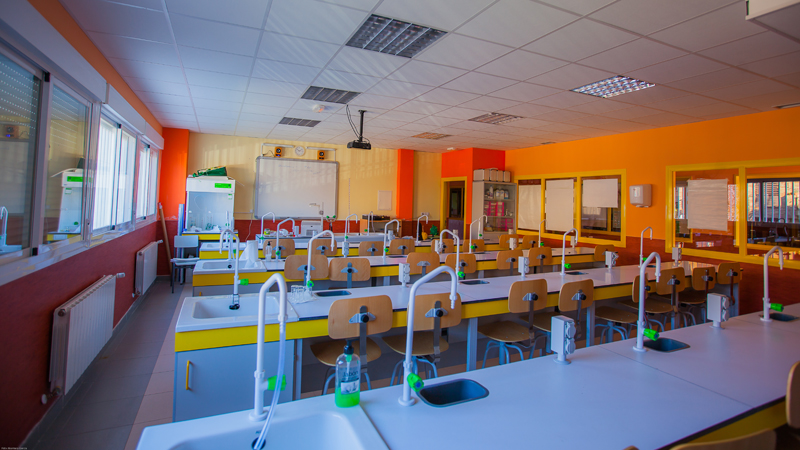 13. IES Sevilla la Nueva
